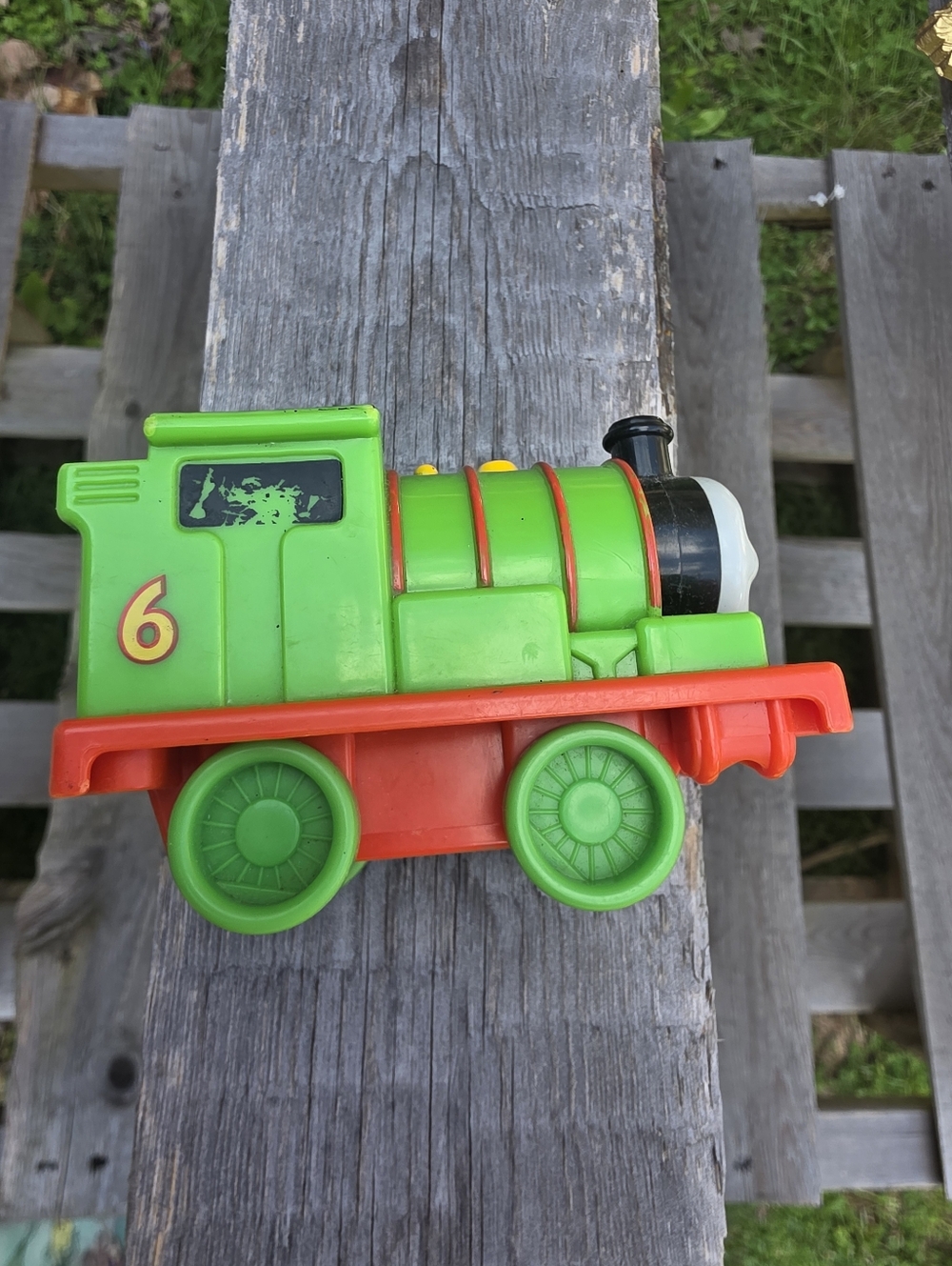 Thomas and Friends Percy Green Train Engine  TrainSold as is 4" x 2"